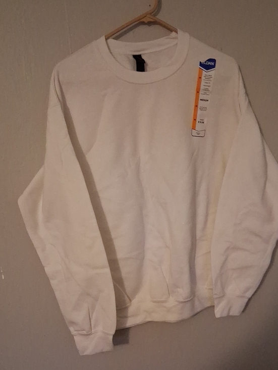 Gildan Sweaters - Gildan White Crewneck Sweatshirt
